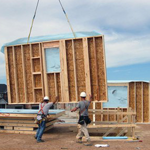 Монтаж конструкций деревянного каркасного дома